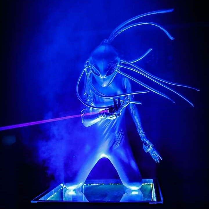 Variedaded Extras - MiCon - Reserva Extras para tu evento Experiencia interactiva de cámara 360 y fotomatón para eventos de lujo y activaciones en Barcelona - MiCon Event Tech